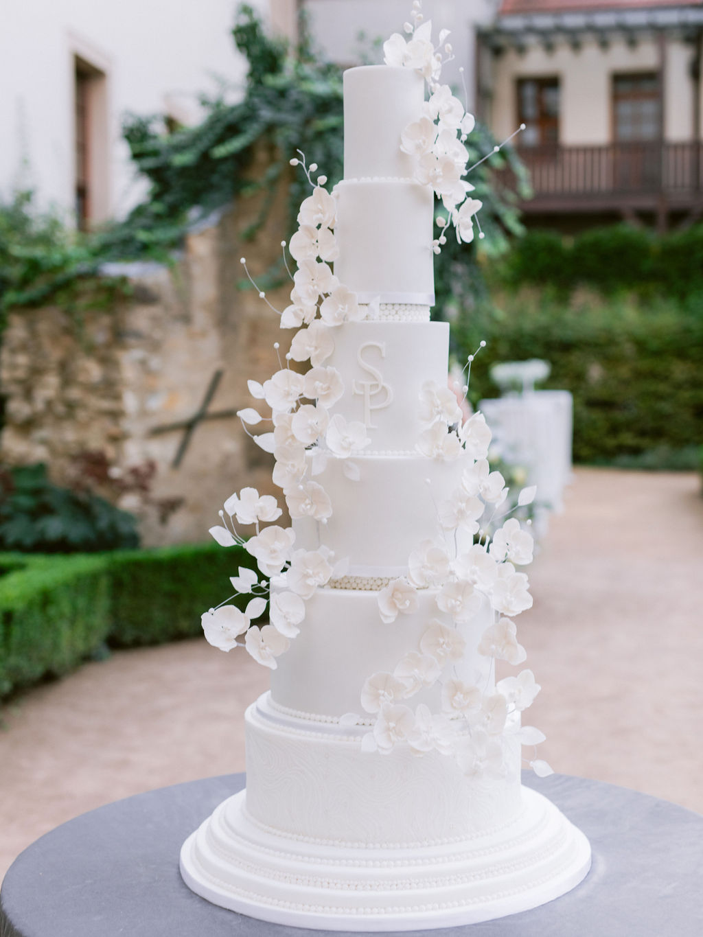 Sára & Petr – wedding at Augustine Hotel Prague, Sweet & Chic