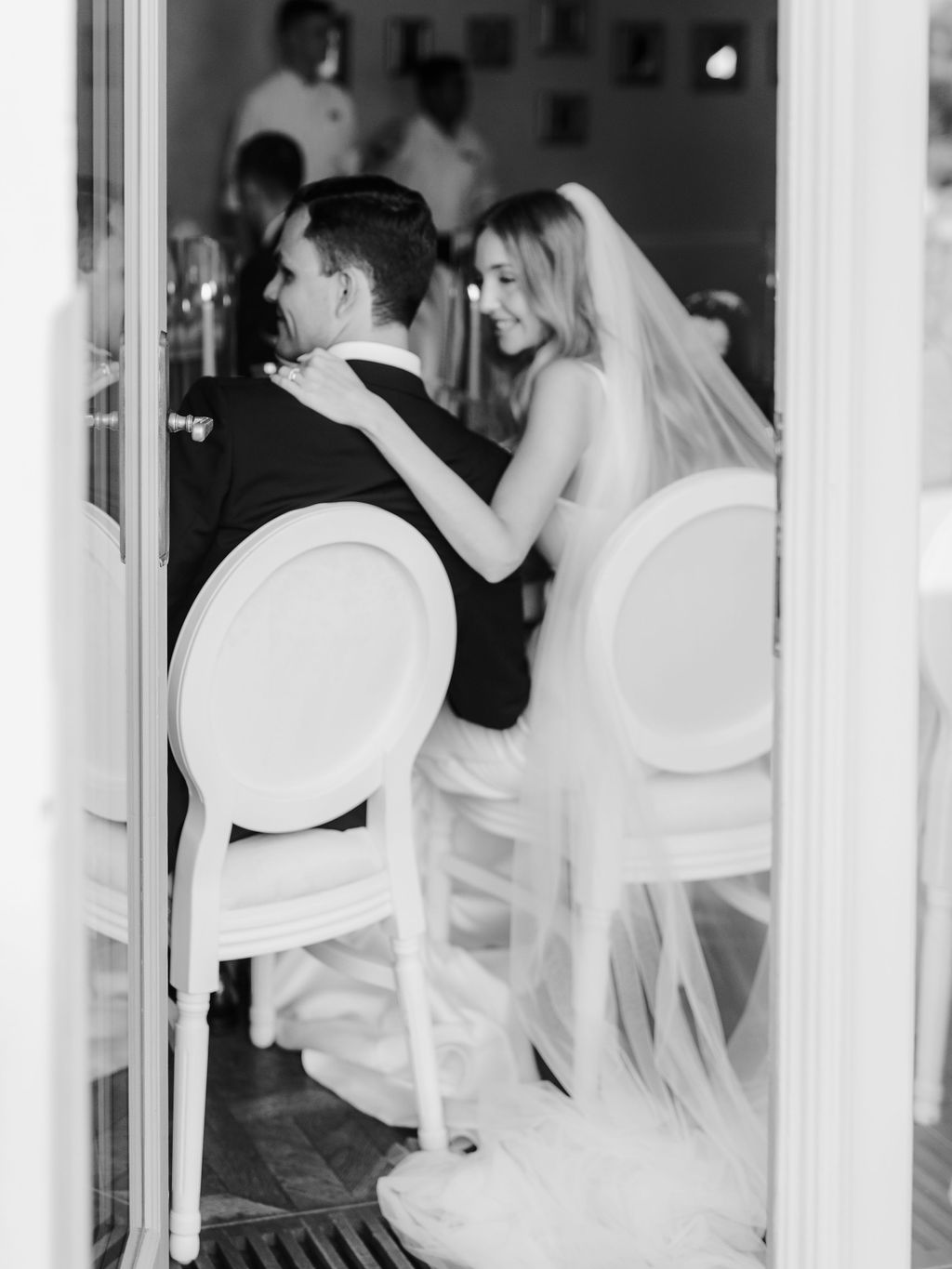 Bára & Martin – wedding at Chateau Mcely, Sweet & Chic