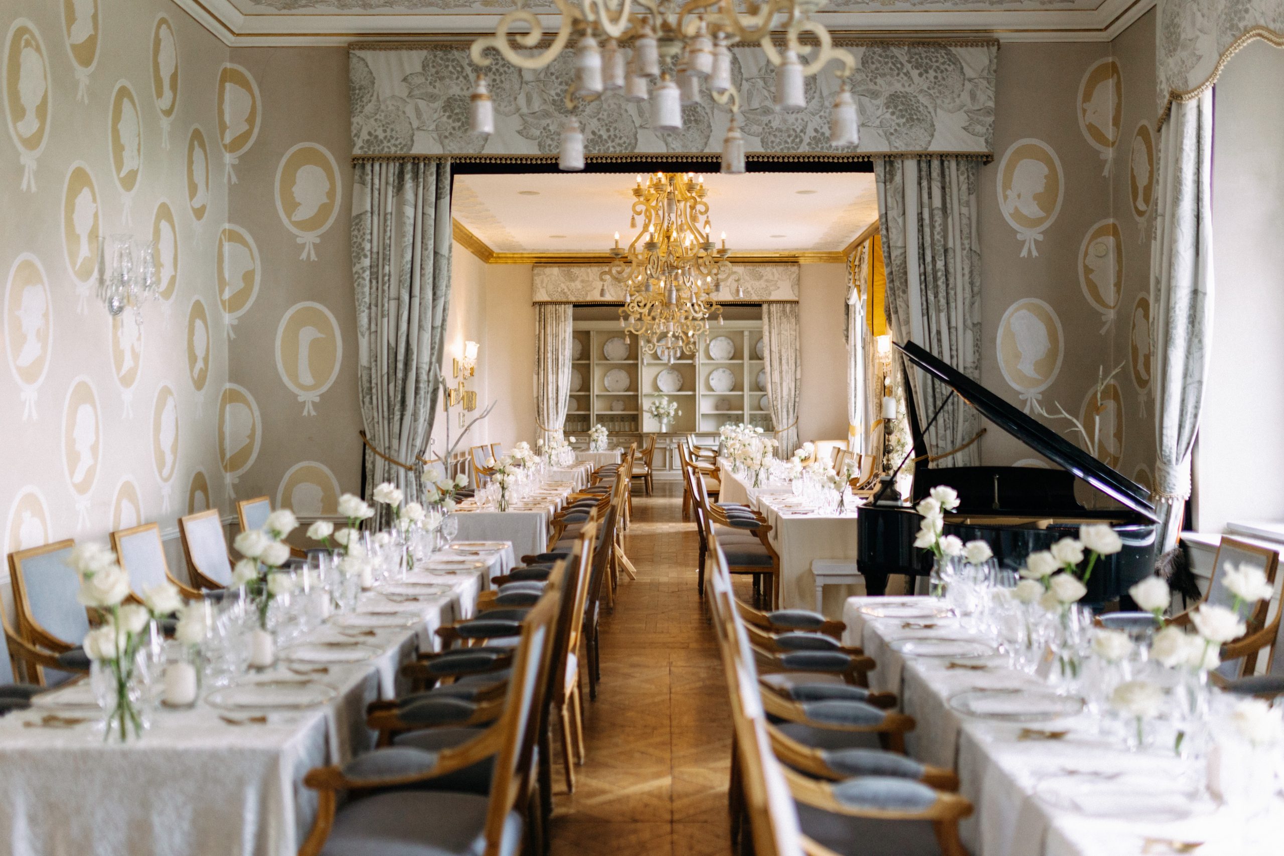 Alex & Milan – wedding at Chateau Mcely, Sweet & Chic