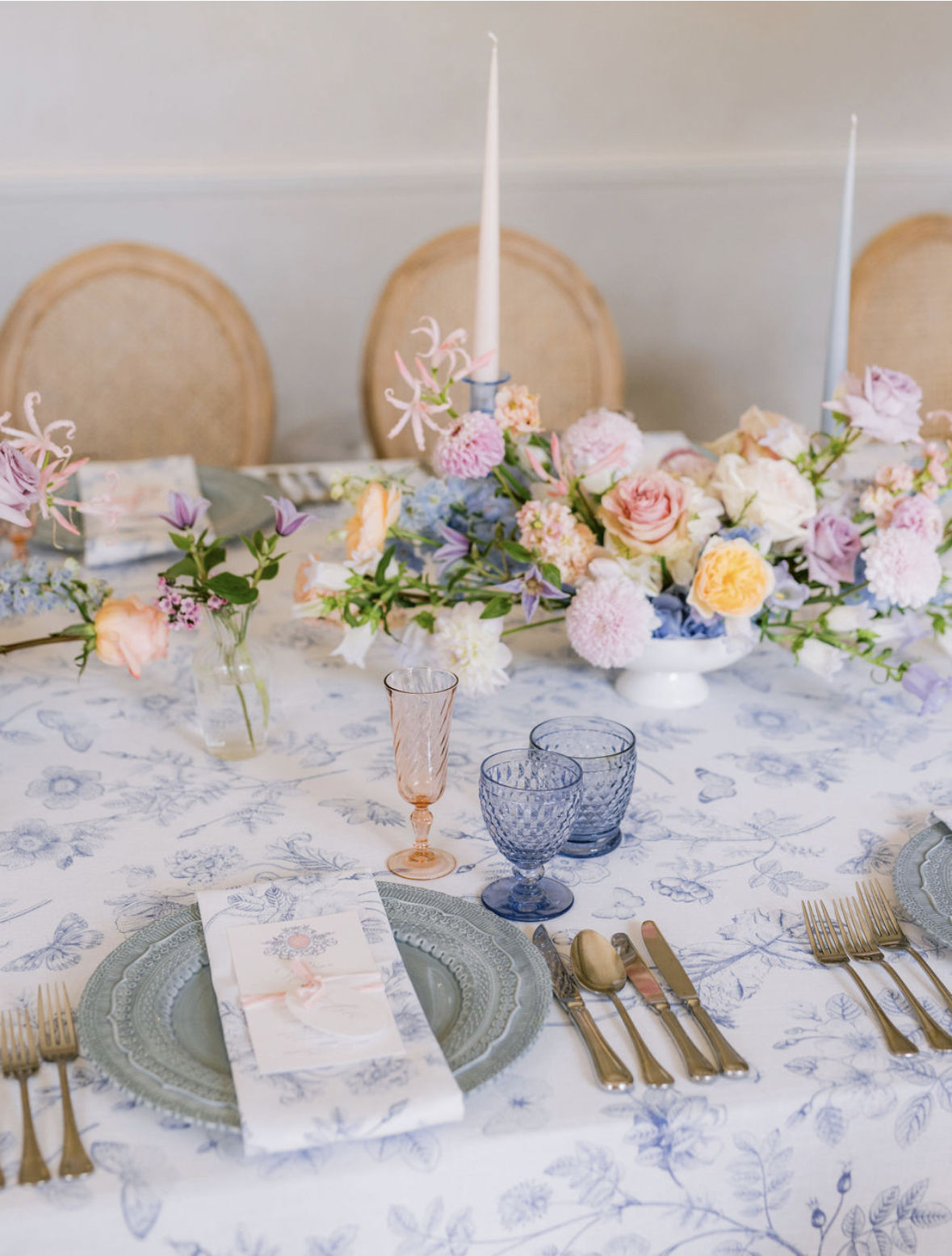 Ema & Charles – svatba Chateau Mcely, Sweet & Chic