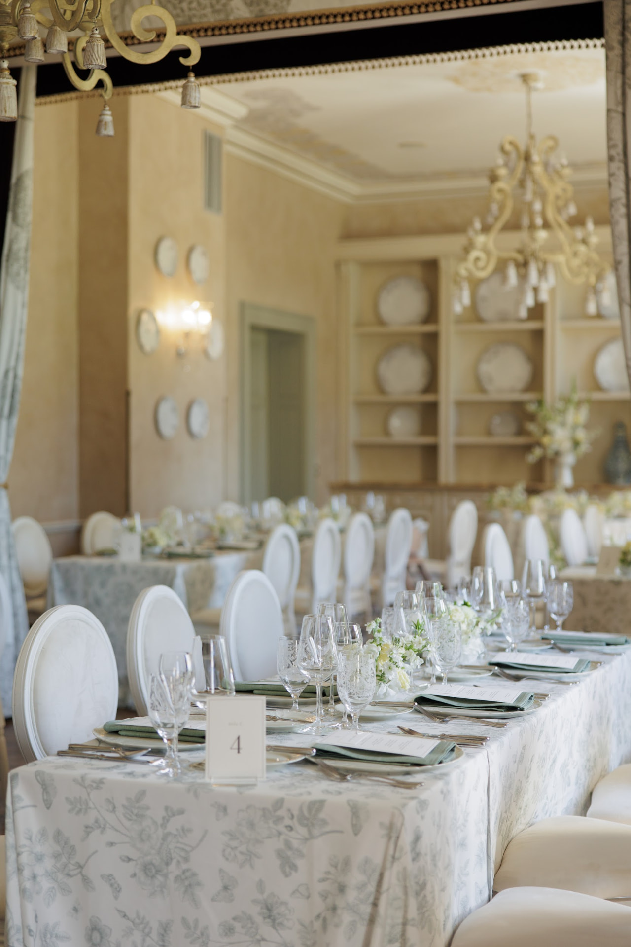 Dominika & Filip – svatba Chateau Mcely, Sweet & Chic