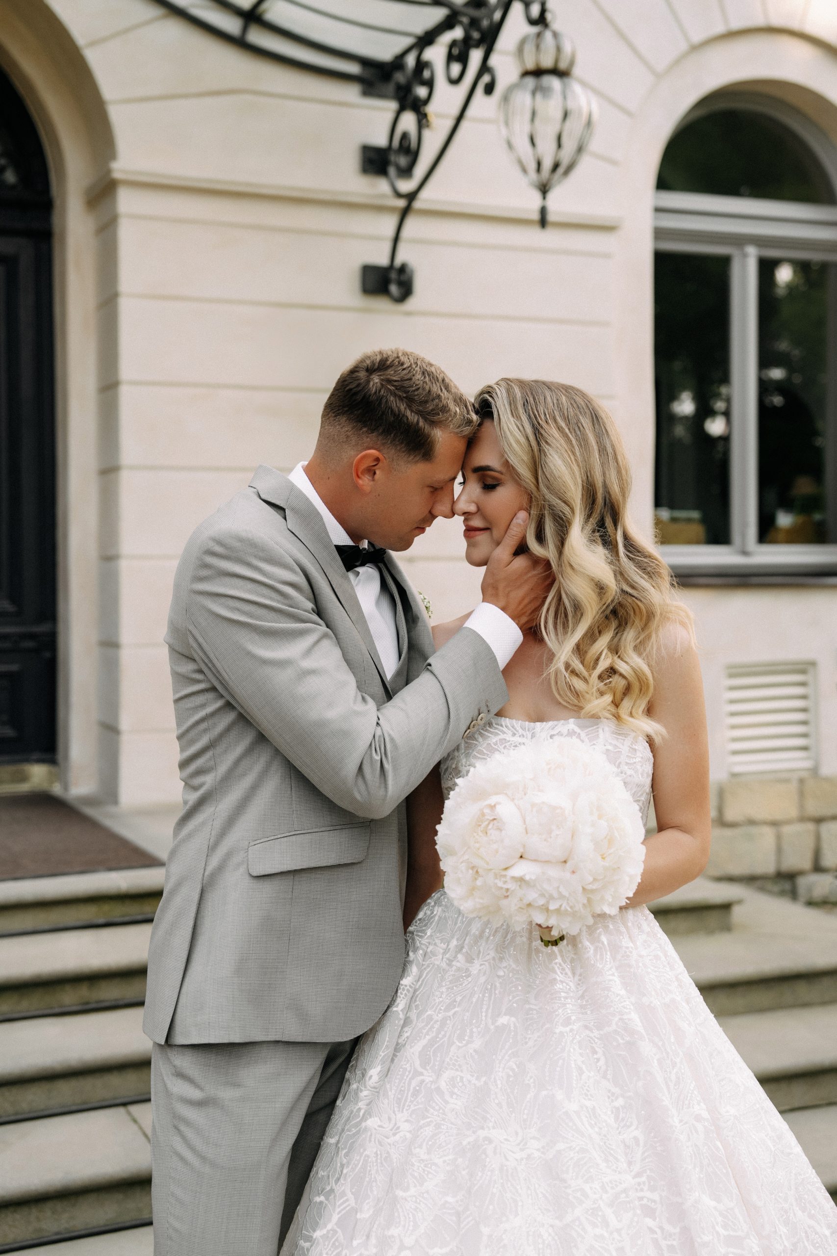 Alex & Milan – wedding at Chateau Mcely, Sweet & Chic