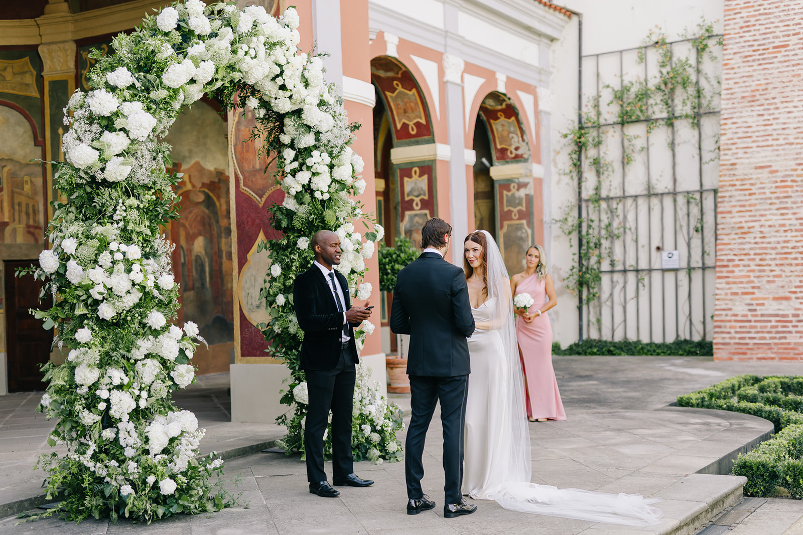 Kristýna & Justin – wedding at Ledebourg Garden, Sweet & Chic