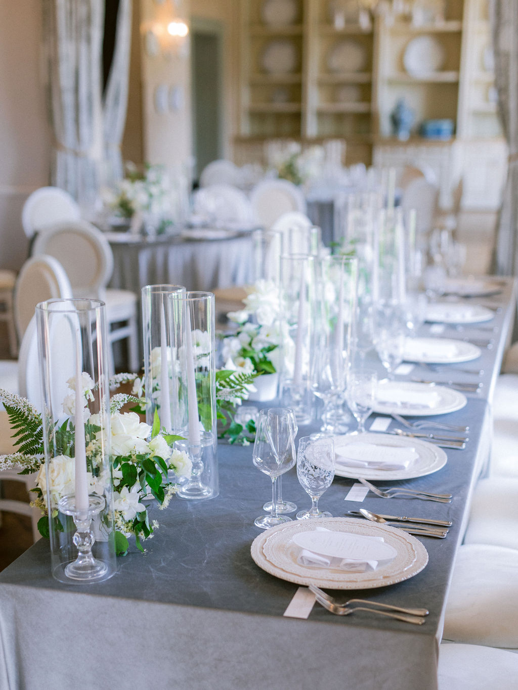 Bára & Martin – wedding at Chateau Mcely, Sweet & Chic