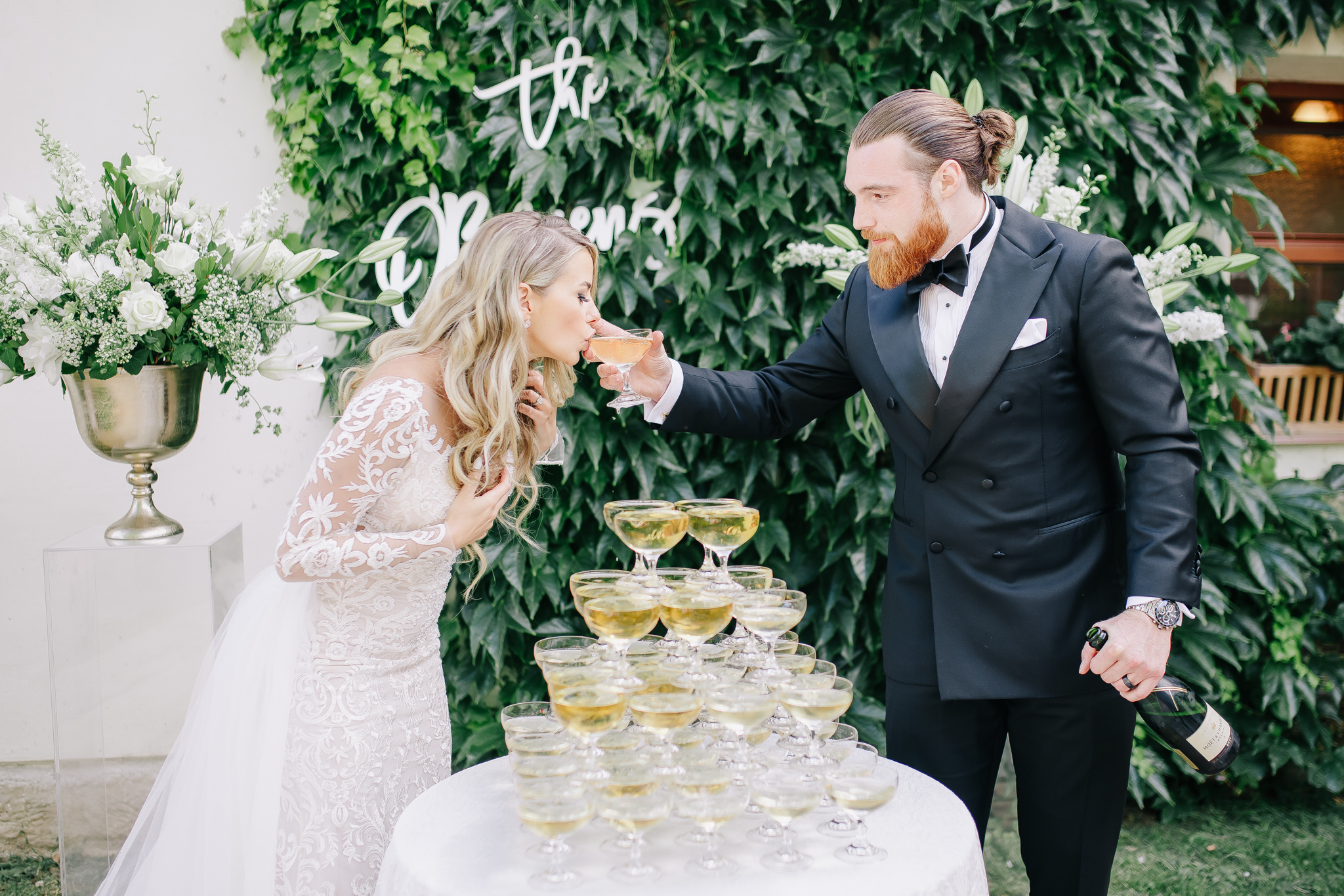 Adéla & Liam – wedding at Chateau Niměřice, Sweet & Chic