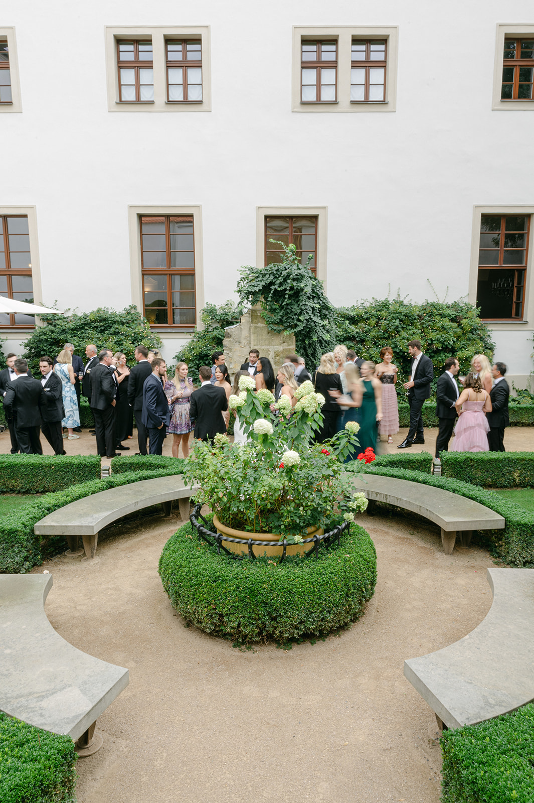 Shauna & Alec – wedding at Augustine Hotel Prague, Sweet & Chic