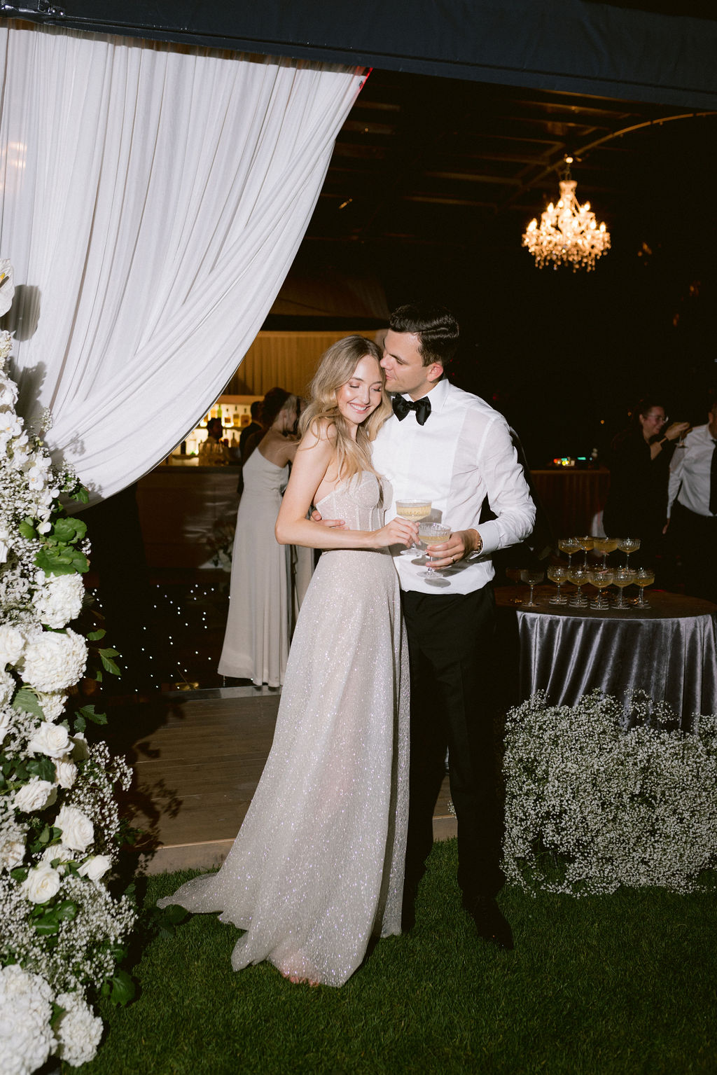 Bára & Martin – wedding at Chateau Mcely, Sweet & Chic
