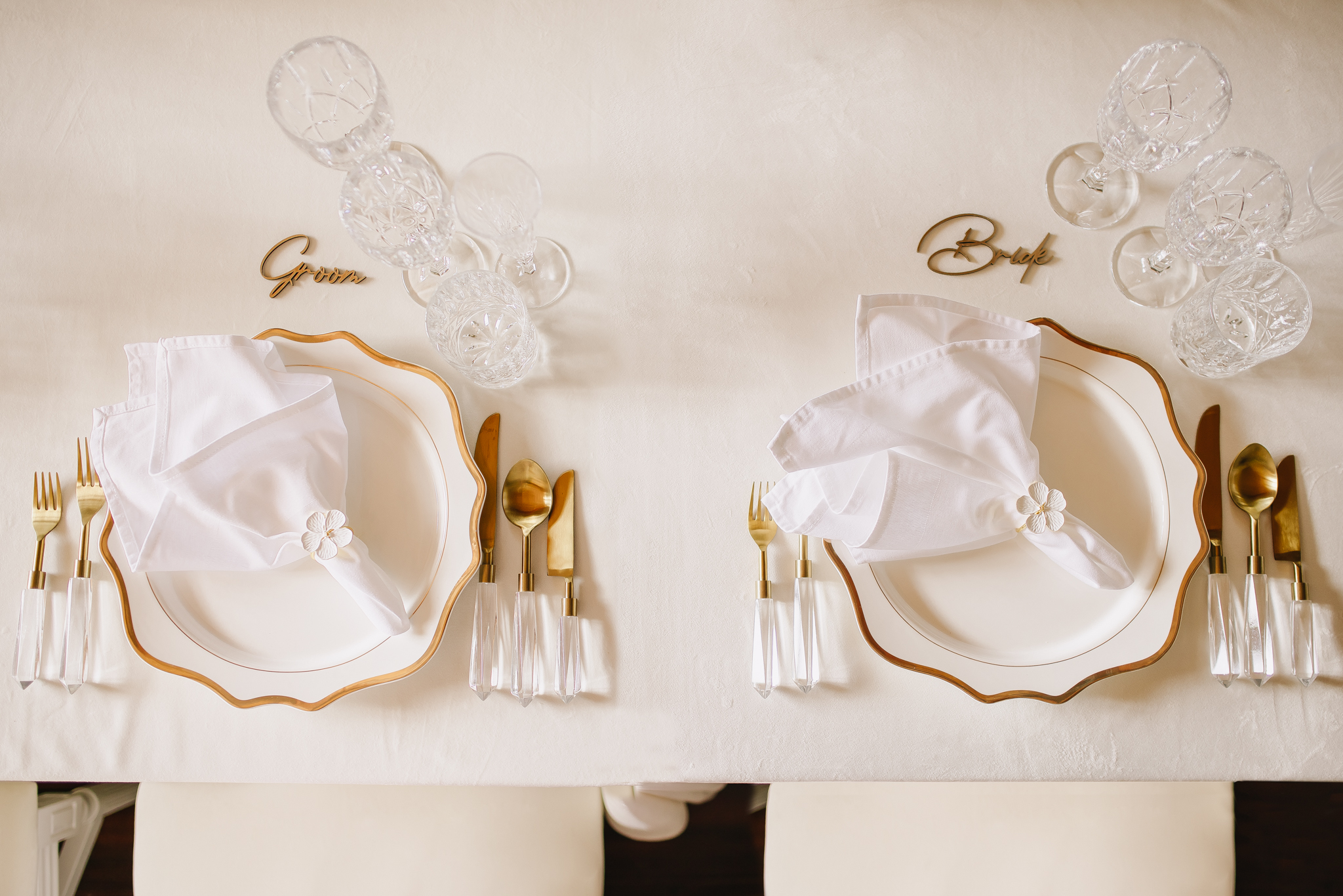 Adéla & Liam – wedding at Chateau Niměřice, Sweet & Chic
