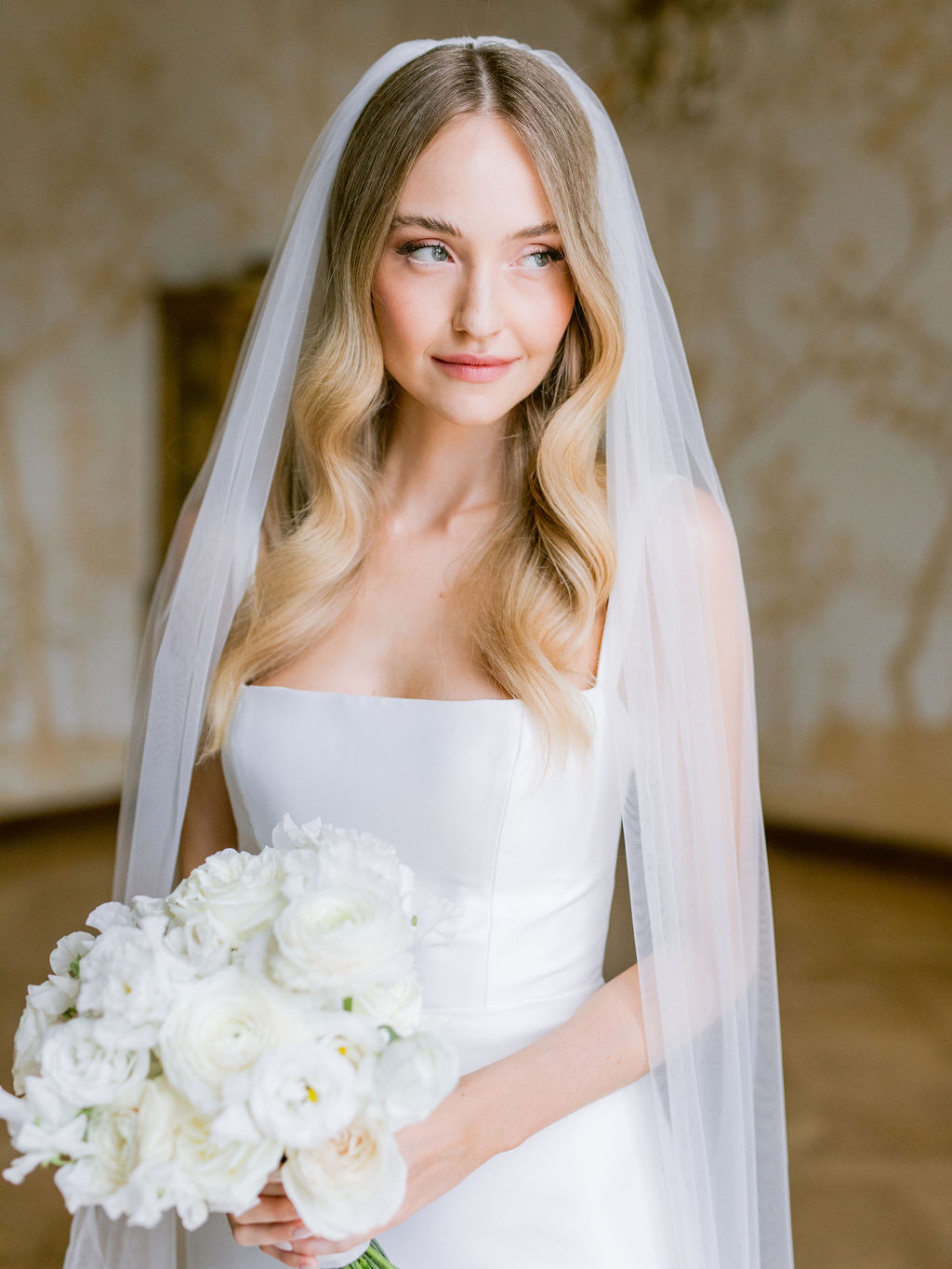 Bára & Martin – wedding at Chateau Mcely, Sweet & Chic