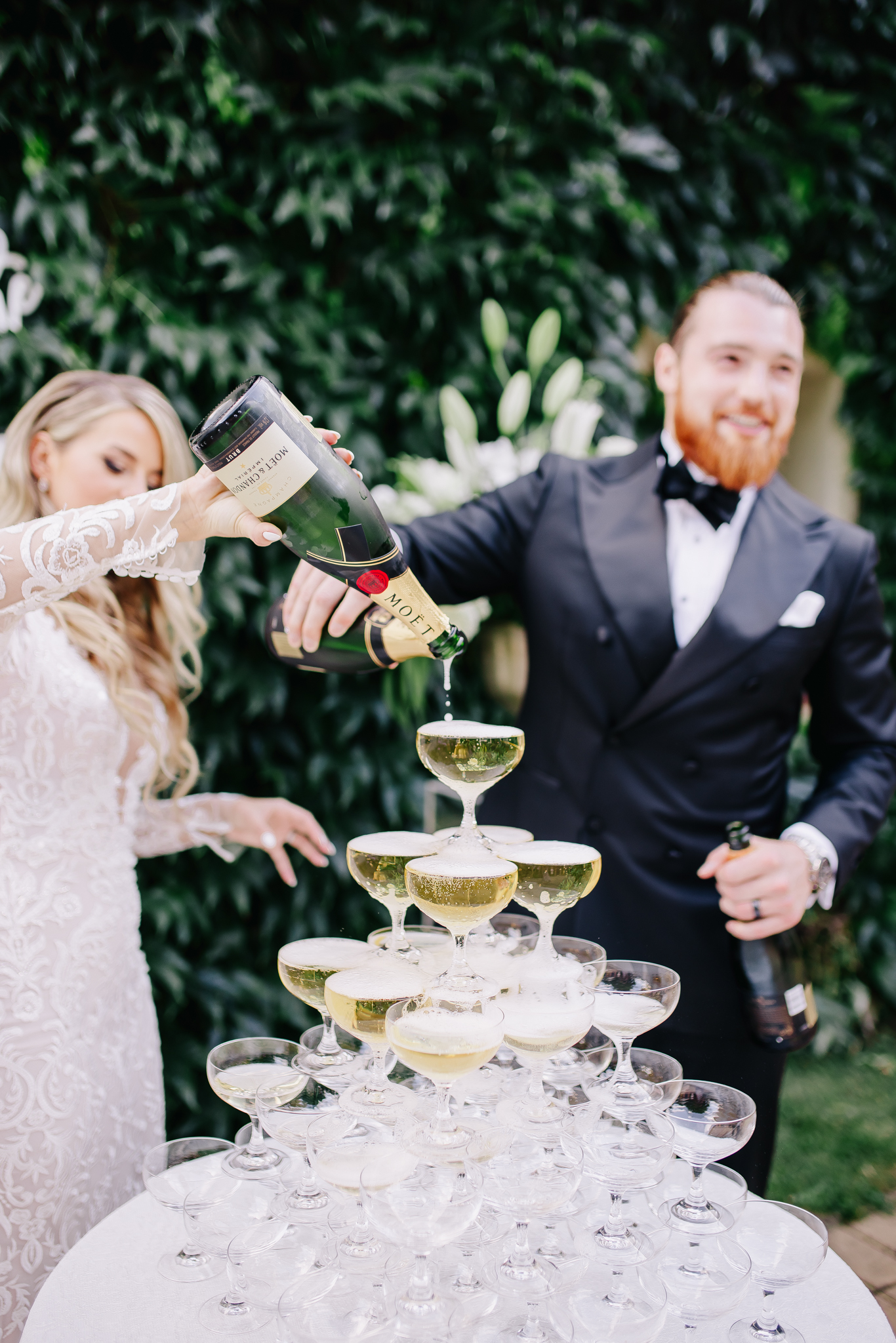 Adéla & Liam – wedding at Chateau Niměřice, Sweet & Chic