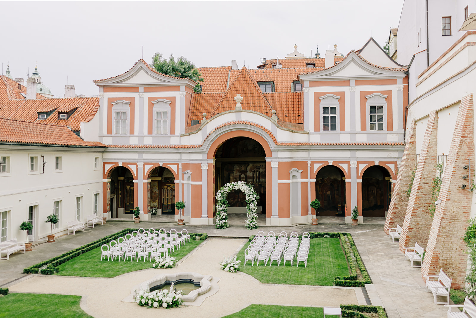 Kristýna & Justin – wedding at Ledebourg Garden, Sweet & Chic