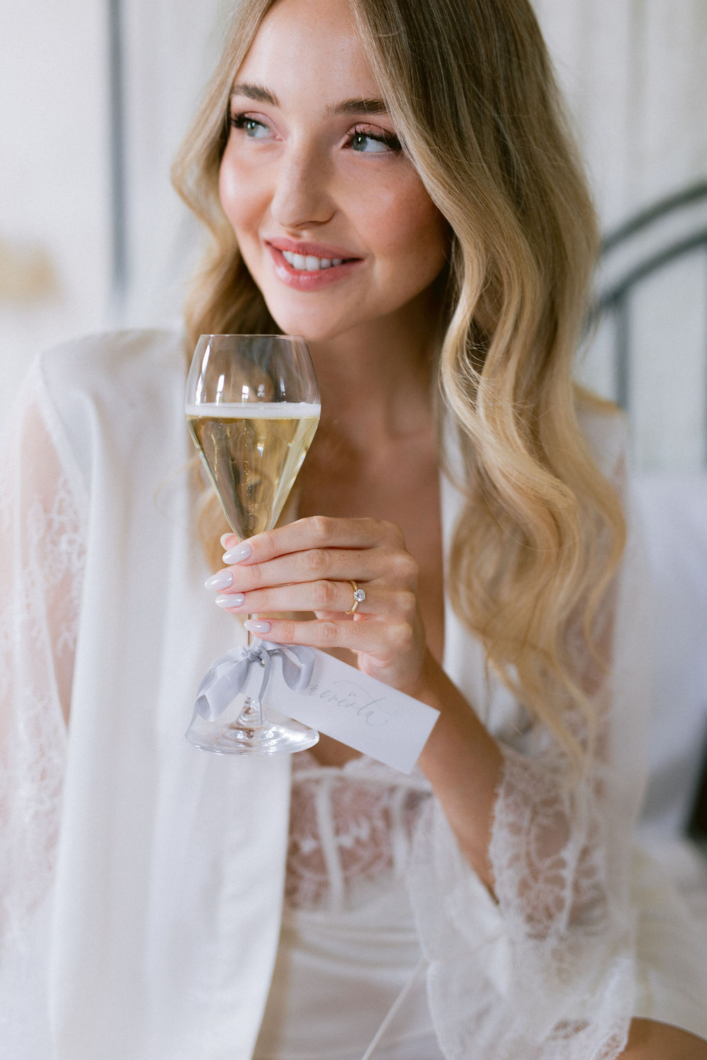 Bára & Martin – wedding at Chateau Mcely, Sweet & Chic