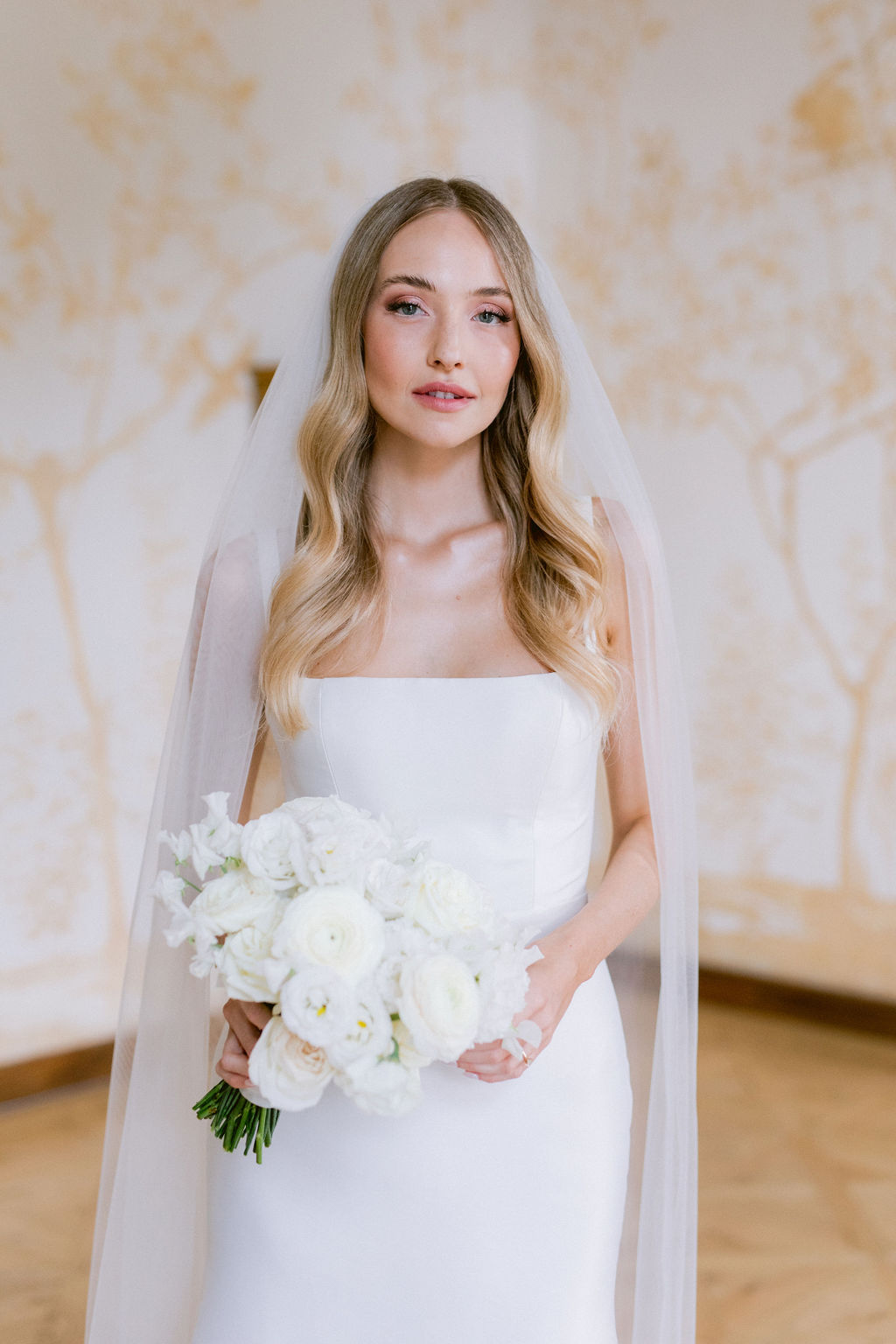 Bára & Martin – wedding at Chateau Mcely, Sweet & Chic
