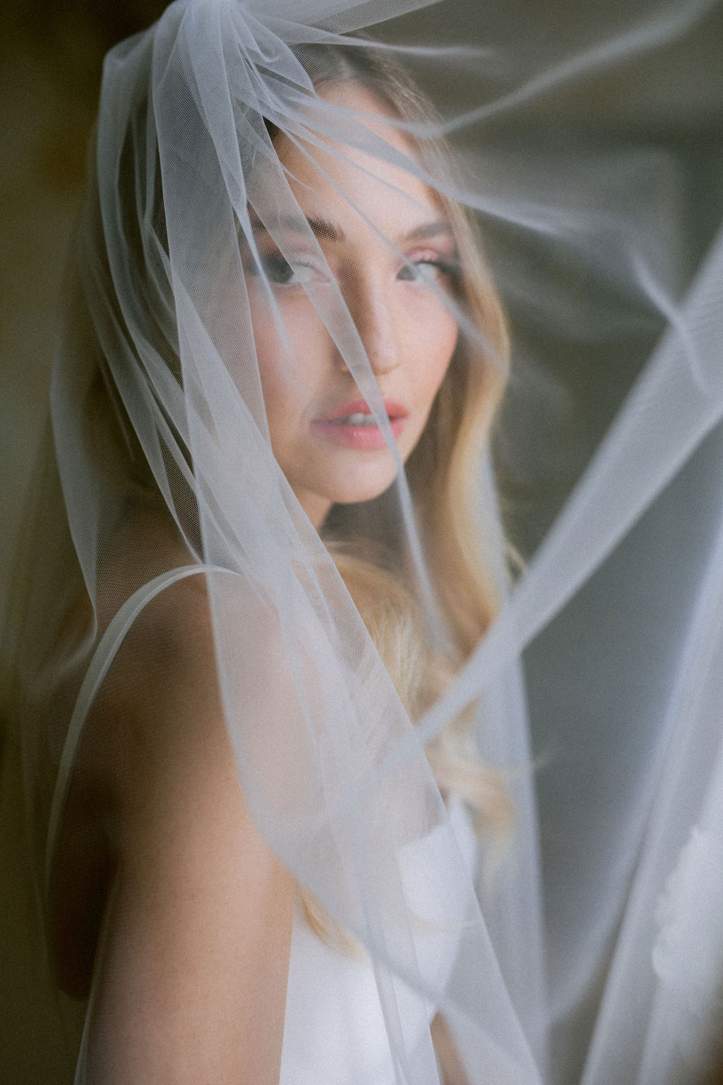 Bára & Martin – wedding at Chateau Mcely, Sweet & Chic