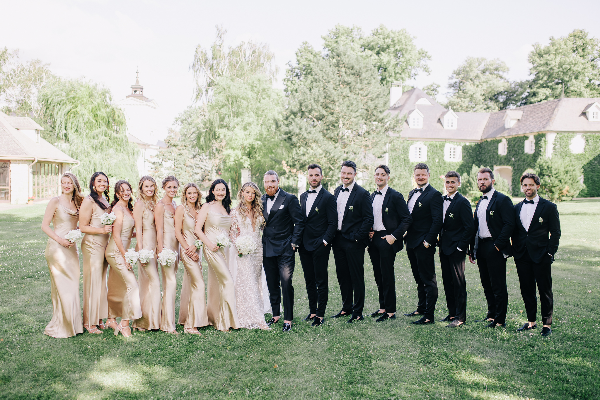 Adéla & Liam – wedding at Chateau Niměřice, Sweet & Chic