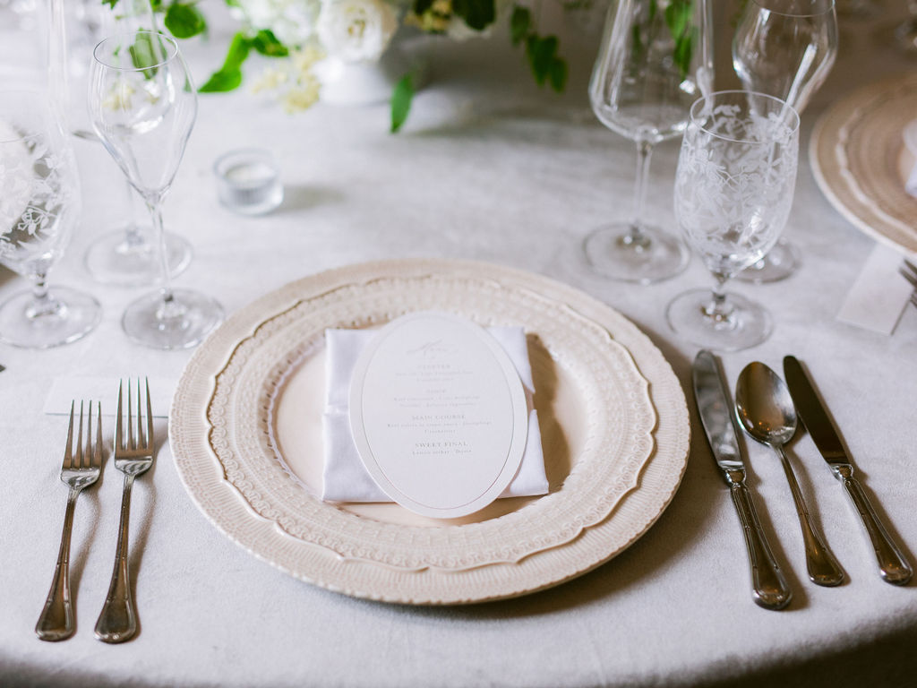 Bára & Martin – wedding at Chateau Mcely, Sweet & Chic