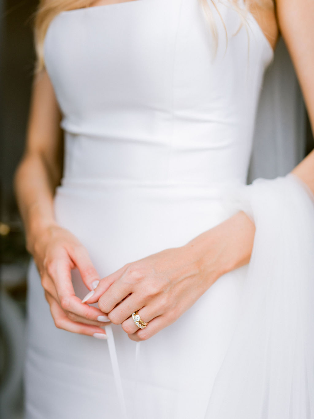 Bára & Martin – wedding at Chateau Mcely, Sweet & Chic