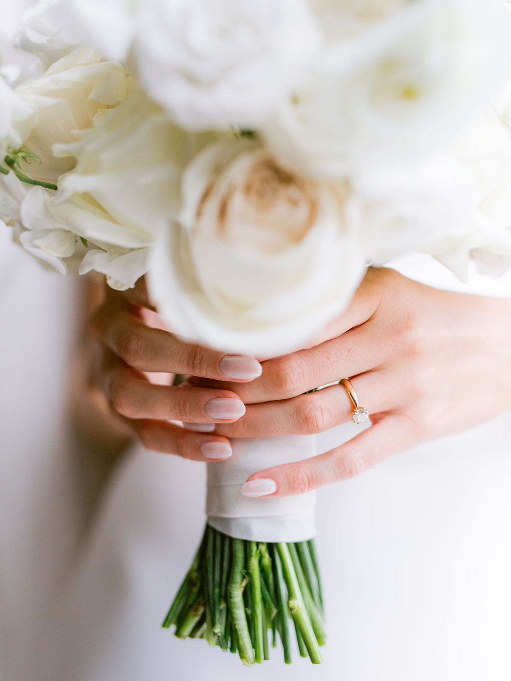 Bára & Martin – wedding at Chateau Mcely, Sweet & Chic