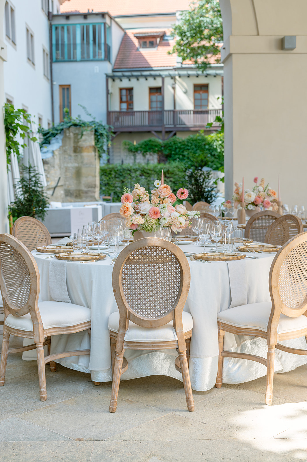 Shauna & Alec – wedding at Augustine Hotel Prague, Sweet & Chic
