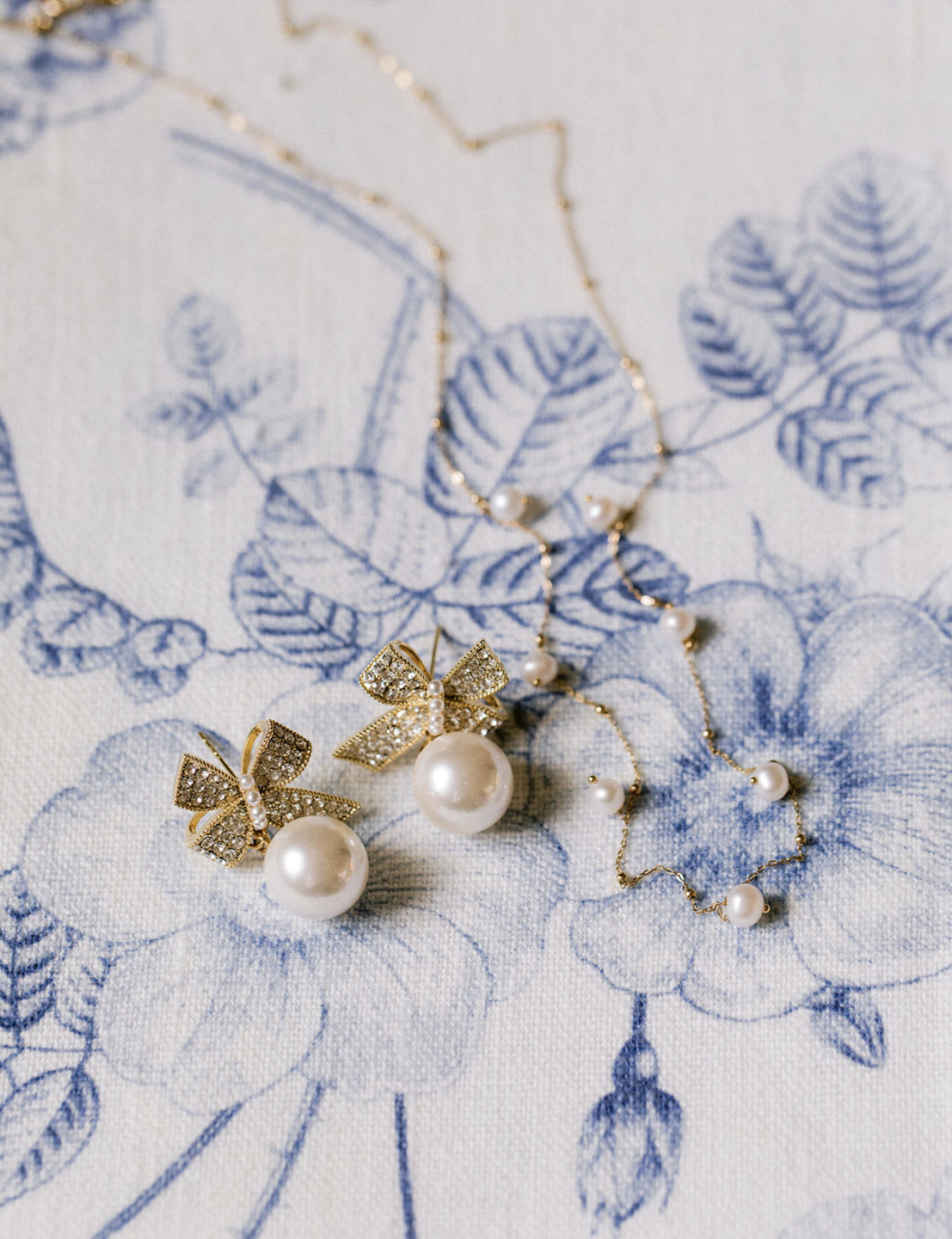 Ema & Charles – svatba Chateau Mcely, Sweet & Chic