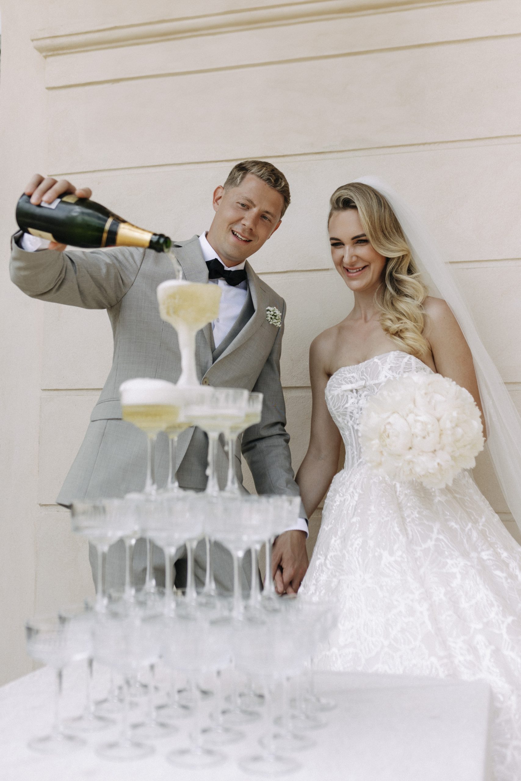 Alex & Milan – wedding at Chateau Mcely, Sweet & Chic