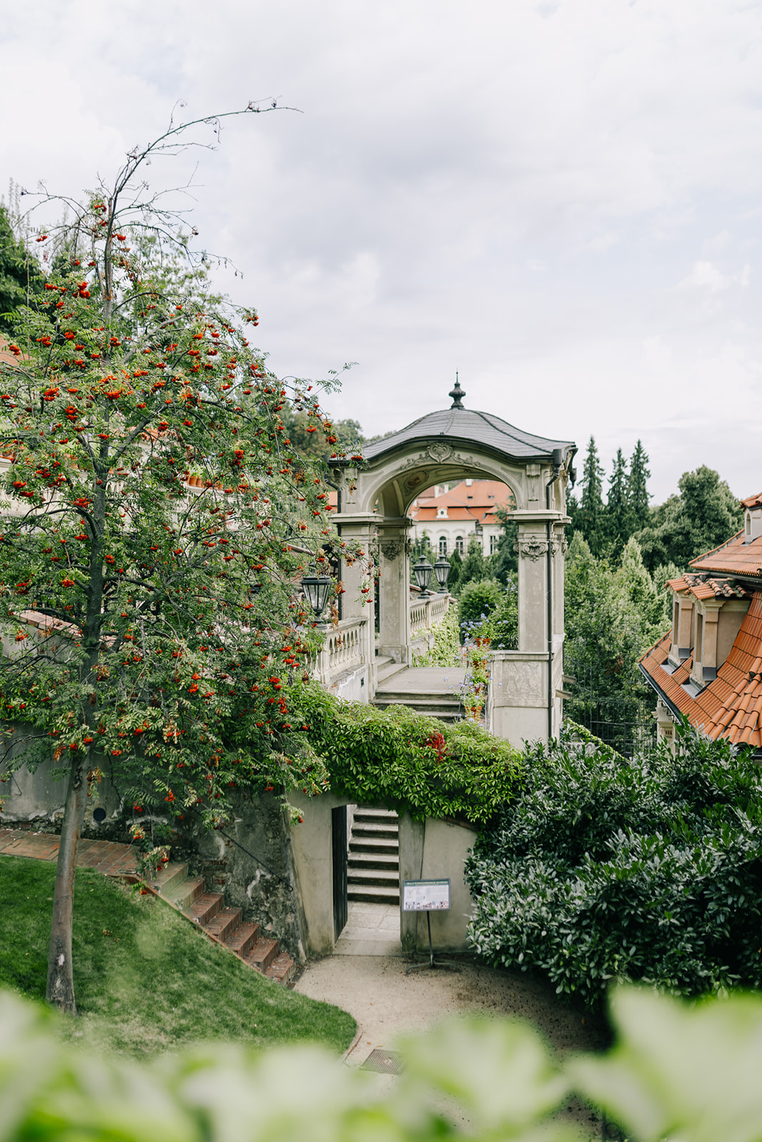 Kristýna & Justin – wedding at Ledebourg Garden, Sweet & Chic