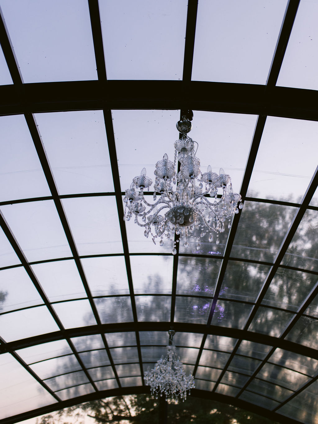 Bára & Martin – wedding at Chateau Mcely, Sweet & Chic
