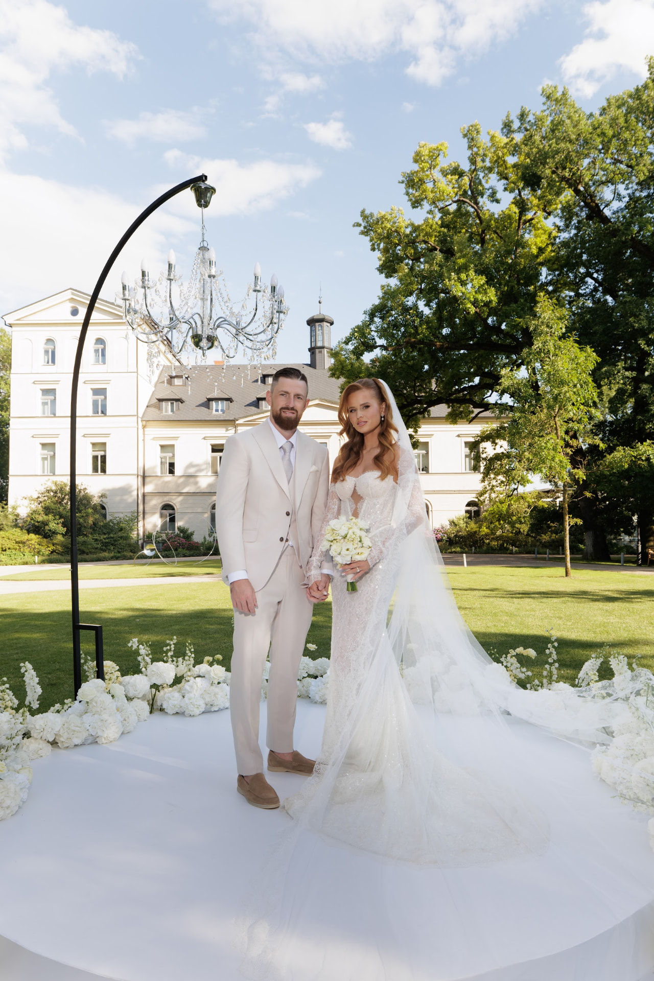 Dominika & Filip – svatba Chateau Mcely, Sweet & Chic
